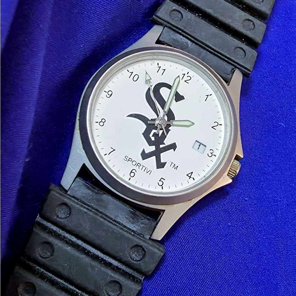 MLB Chicago White Sox Memorabilia Unisex Watch
New battery
